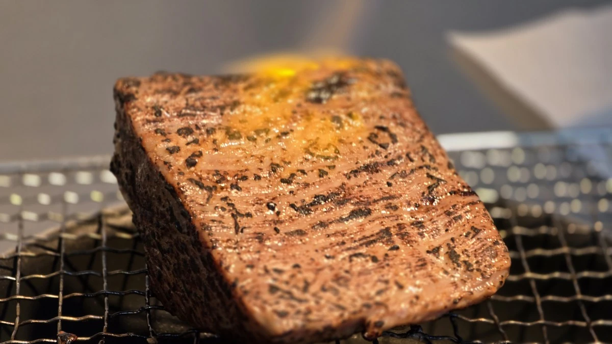《お肉職人のとっておき》焦がし味噌香る近江牛ローストビーフ
