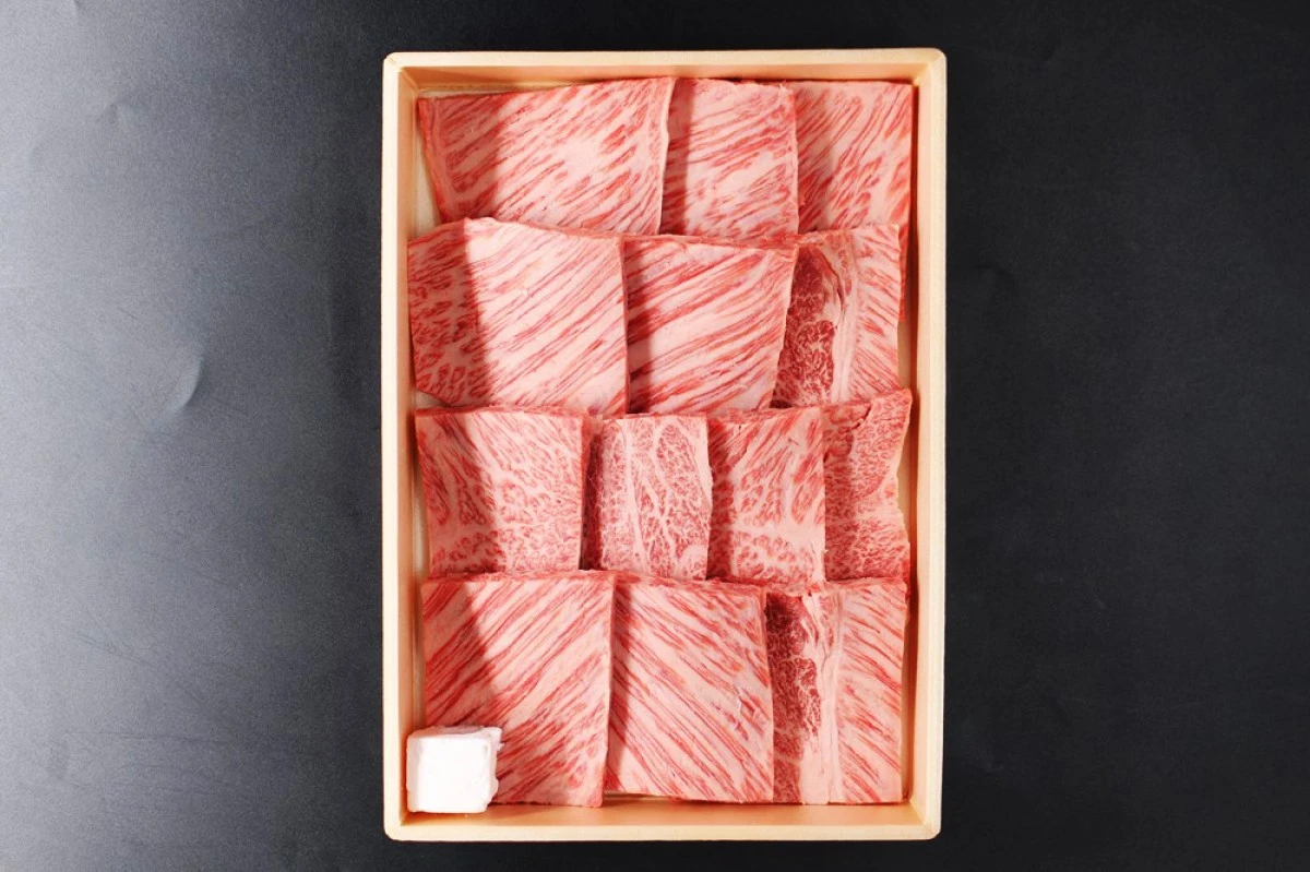 【冷凍】【限定特別価格】近江牛 特選肩ロース　焼肉用　500ｇ