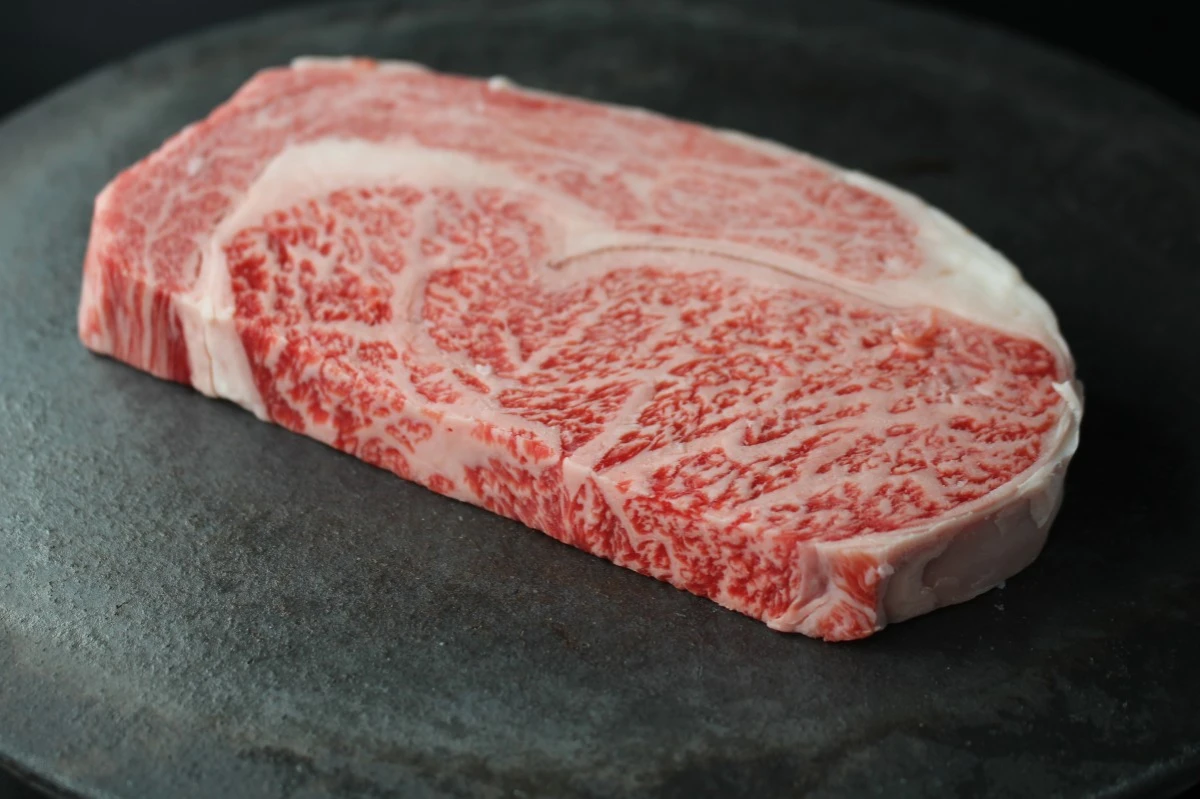 【冷蔵】近江牛　特選リブロースステーキ《厚め》300ｇ