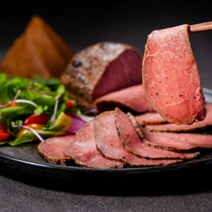 《お肉職人のとっておき》焦がし味噌香る近江牛ローストビーフ